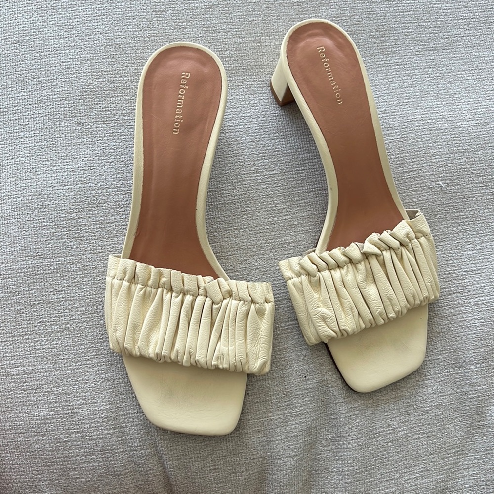 Shereen Ruched Block Heel Mule - Picture 4 of 5